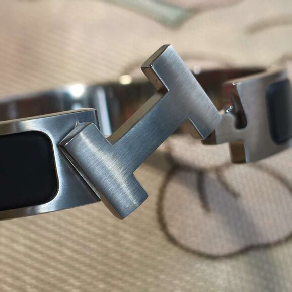 Hermès Silver and Black Click Bracelet Hermès - Picture 2 of 8